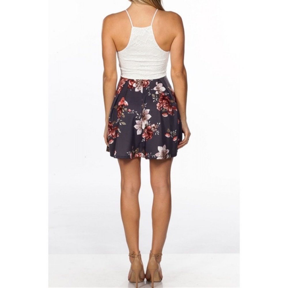 Lace Floral Pleated Mini Dress - Picture 4 of 4